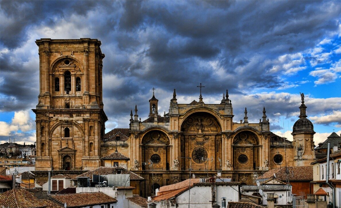 Donde esta la capilla real de granada